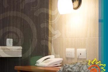 هتل Suites Del Sol