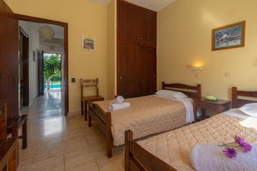 Villa Anna Apartments