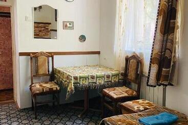 הוסטל Lovely Goris