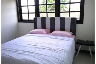 ユースホステル Mess Inn Semarang