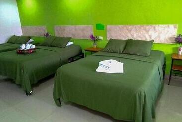 ユースホステル Posada Nacha`n Ka`an