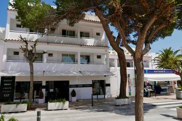 Hostal De La Caravel.la