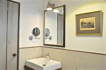 فندق Issara Boutique Winery