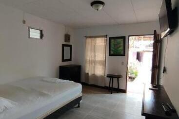 The Landing Hotel And Restaurant