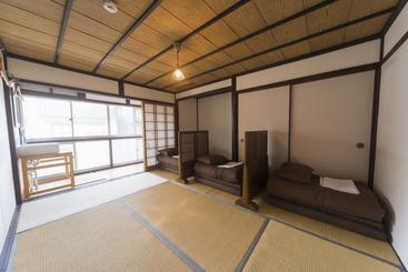 هاستل Book & Guesthouse Hitotomaru