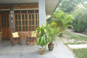 تختخواب و صبحانه Amazonia Guest House