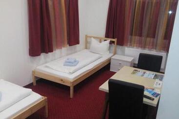 Отель Gasthof Zum Nibelungenbauer