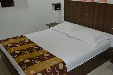 هتل Punto Dos Suites