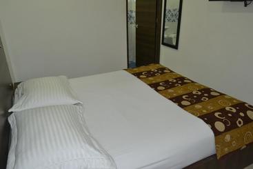 هتل Punto Dos Suites