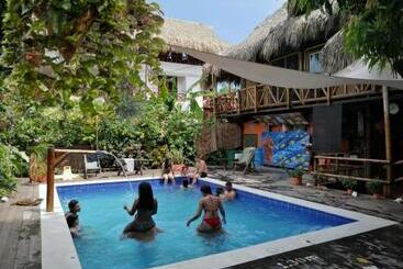 La Natura Hostel & Pool