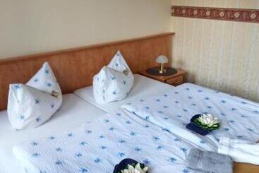 ホテル Zur Altstadt