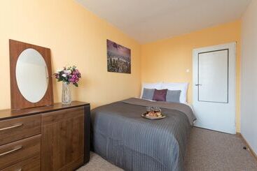 P&o Apartments Center