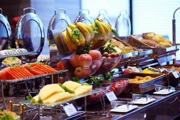 هتل Hampton By Hilton Beihai Station