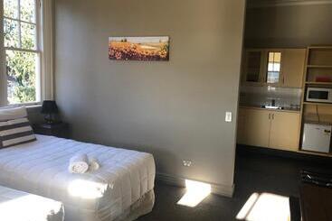 هتل Teschemakers Resort