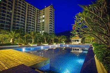 هتل Xishuangbanna Yajule City Golf