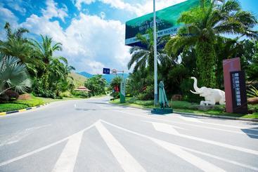 هتل Xishuangbanna Yajule City Golf