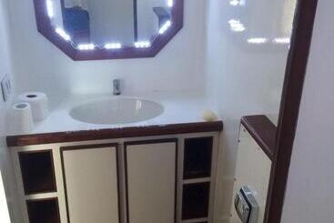 Tapri   Hotel Flutuante