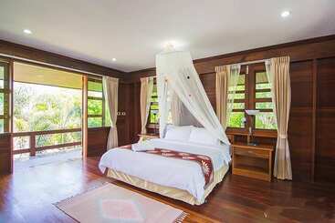 West Wonder Resort And Water Park