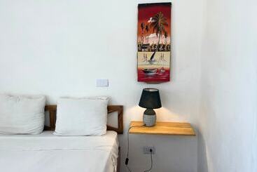 בית מלון כפרי Altea Tropical Inn