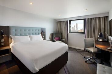 酒店 Premier Inn Guernsey St Peter Port (admiral Park)