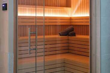 هتل Well And Come Malaga