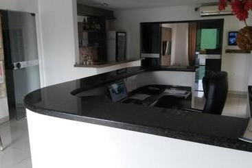 בית מלון כפרי Ferrari