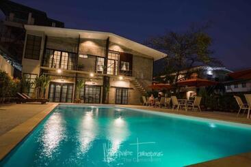 فندق صغير What S Up Chiang Mai