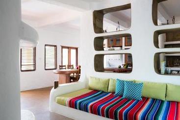 هتل Reef View Pavilions   Villas & Condos
