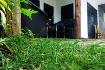 בית מלון כפרי Summer Villa Ella