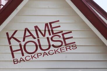 Kame House Backpackers   Hostel   Adults Only