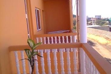 Chez Albino Guest House