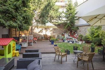 هتل Downtown Bratislava B&b