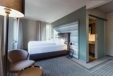 Отель Goldene Traube By Neugart