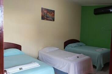 Mados Hotel Tamarindo