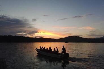 منتجع Iboih Inn