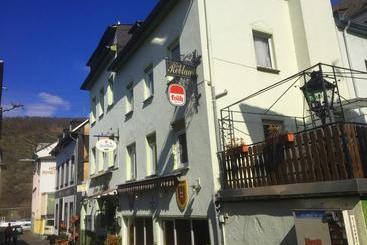 ベッドアンドブレックファースト Zur Reblaus