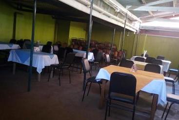 هتل Country Inn Masindi