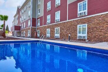 בית מלון כפרי Extended Suites Celaya Galerias