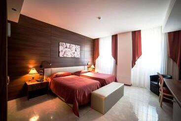 Отель Family Center