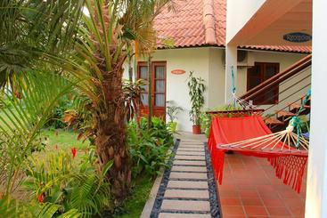 هتل Cabañas La Casa De Pucha
