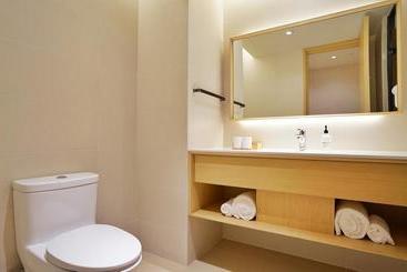 Ji Hotel Qiqihar Emancipation Door