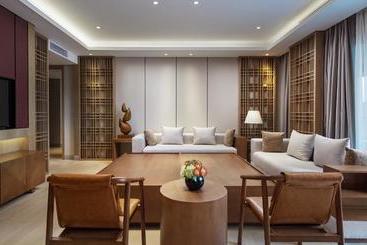 هتل La Fountain & Resort Sanya