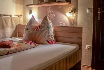 ベッドアンドブレックファースト Nádasdi Ház