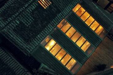 هتل Lijiang Qilu Garden