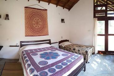 هتل Sat Nam Village