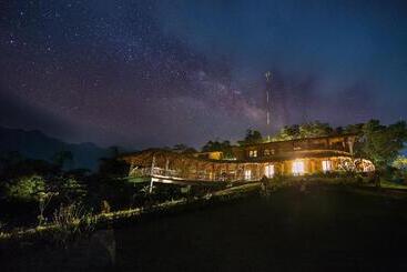 Mai Chau Hideaway Lake Resort