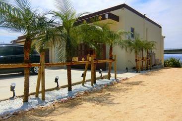 استراحتگاه Oceans Cottage