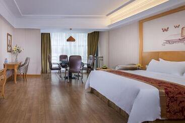 Vienna Hotel Dongguan Chengcaiyuan International Plaza