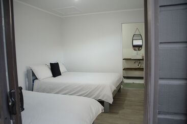 הוסטל Hugo & Carter S Backpackers & Motel