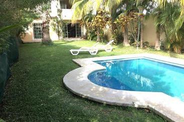 تختخواب و صبحانه Che S House